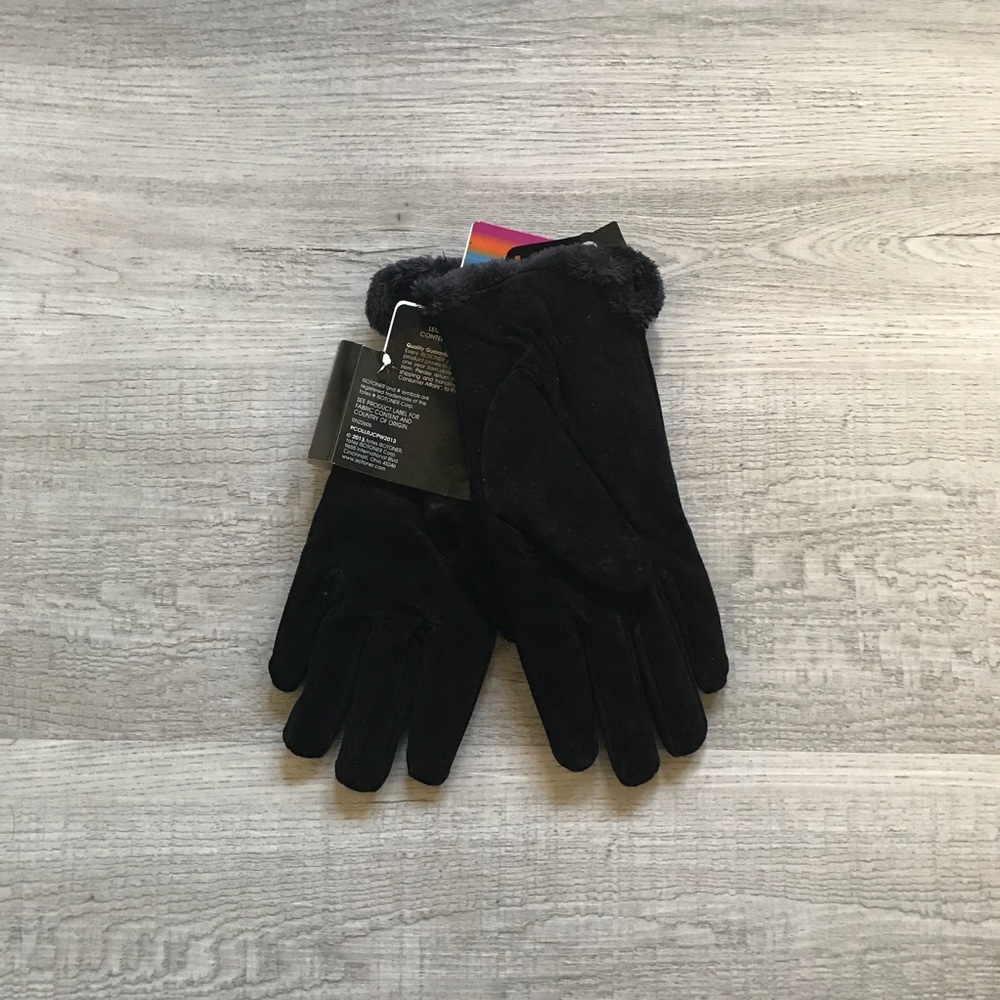 Black Gloves - Picture 3 of 3